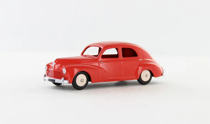 voitures-miniatures-minialuxe-Peugeot-203-Petite-Lunette-rouge-1.webp