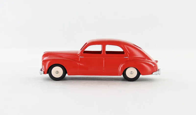 voitures-miniatures-minialuxe-Peugeot-203-Petite-Lunette-rouge-7.webp