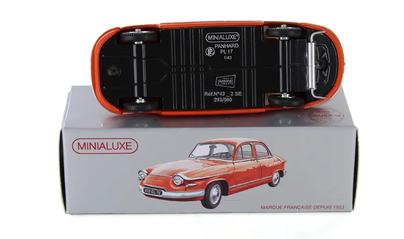 voitures-miniatures-minialuxe-Panhard-PL17-rouge-3.webp