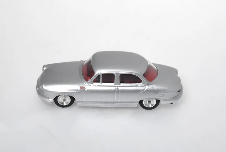 voitures-miniatures-minialuxe-Panhard-PL17-gris-7.webp