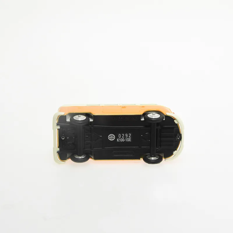 voitures-miniature-minialuxe-volkswagen-combi-bus-swarovski-orange-3.webp