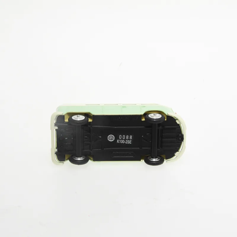 voitures-miniature-minialuxe-volkswagen-combi-bus-swarovski-vert-3.webp