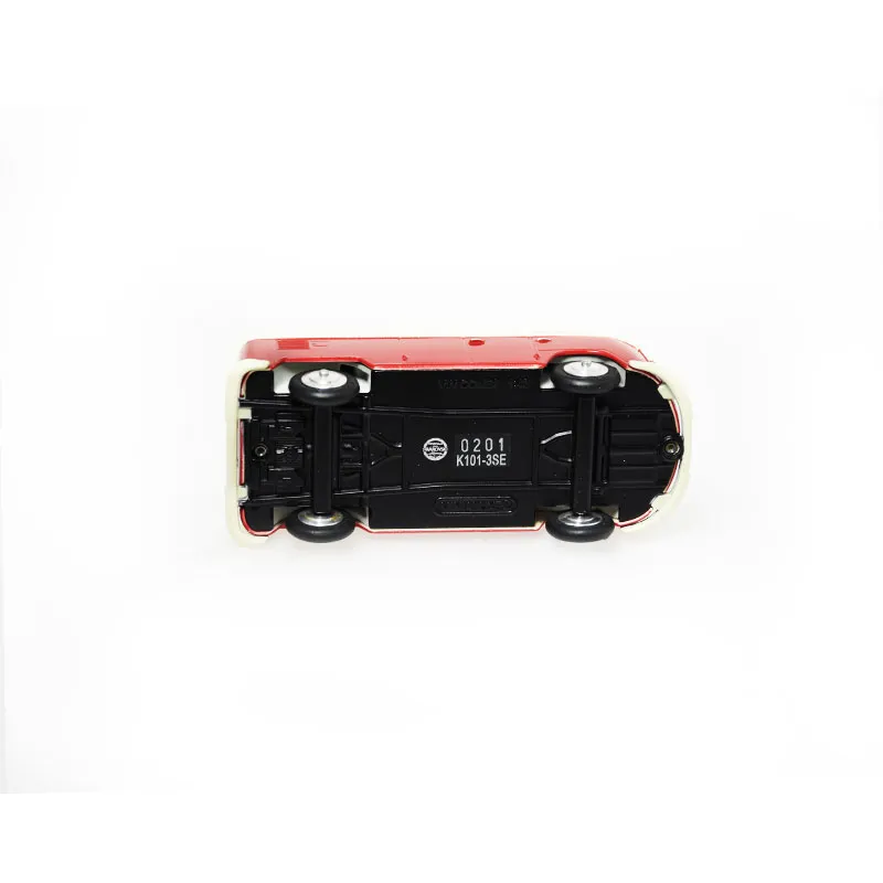 voitures-miniatures-minialuxe-volkswagen-combi-van-swarovski-rouge-3.webp