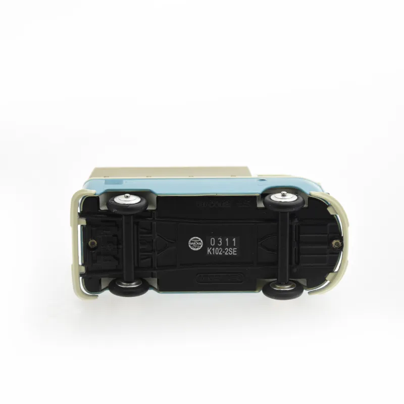 voitures-miniatures-minialuxe-volkswagen-combi-pick-up-swarovski-bleu-3.webp