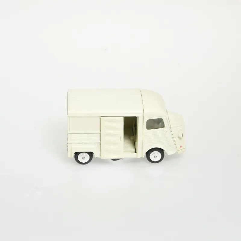 voitures-miniature-minialuxe-citroen-typeh-swarovski-creme-7.webp