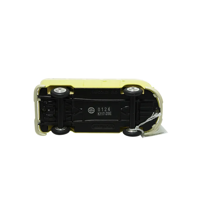voitures-miniatures-minialuxe-volkswagen-combi-samba-bus-jaune-swarovski-3.webp