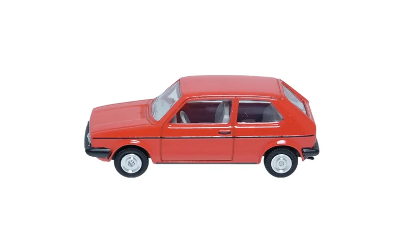 voitures-miniatures-minialuxe-Volkswagen-Golf-rouge-7.webp