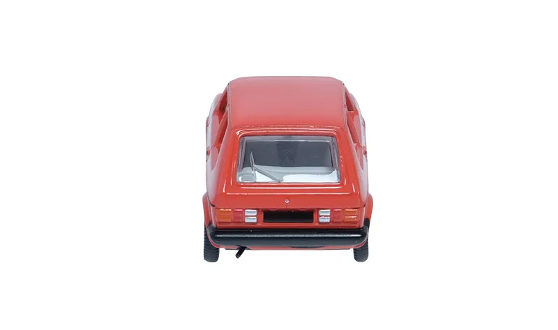 voitures-miniatures-minialuxe-Volkswagen-Golf-rouge-5.webp