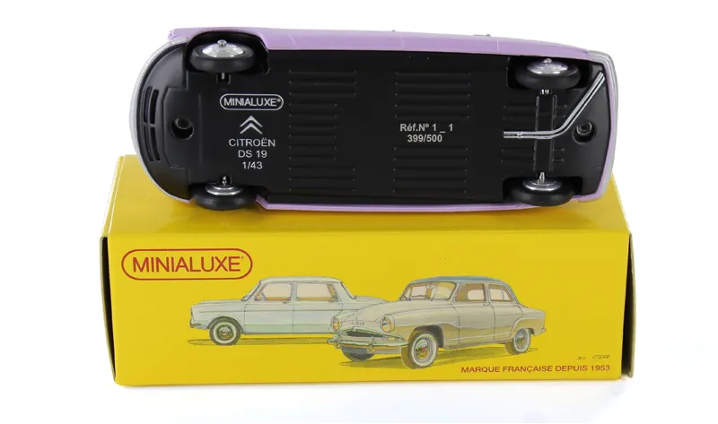 voitures-miniatures-minialuxe-Citroën-DS-19-violet-3.webp