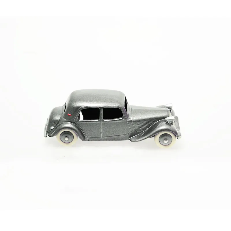 voitures-miniatures-minialuxe-citroen-traction-gris-swarovski-7.webp