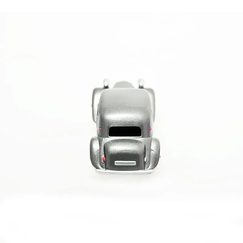 voitures-miniatures-minialuxe-citroen-traction-gris-swarovski-5.webp
