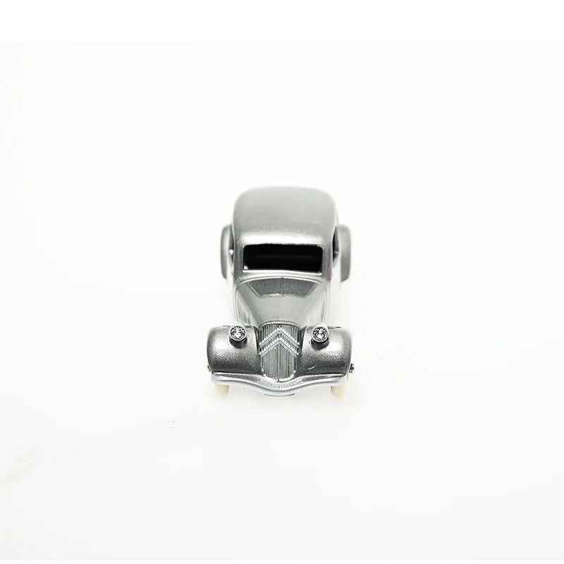 voitures-miniatures-minialuxe-citroen-traction-gris-swarovski-4.webp
