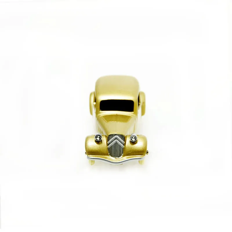 voitures-miniatures-minialuxe-citroen-traction-or-swarovski-4.webp