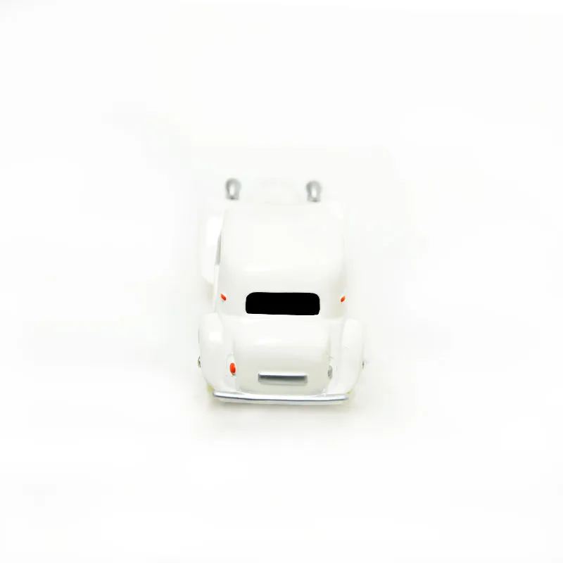 voitures-miniatures-minialuxe-citroen-traction-blanc-swarovski-5.webp