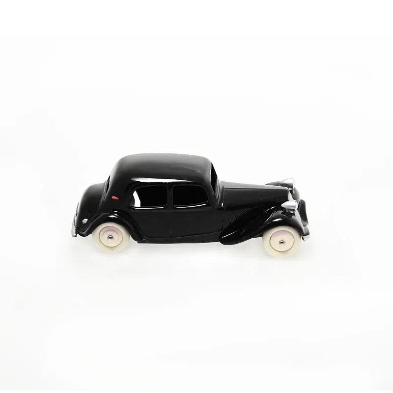 voitures-miniatures-minialuxe-citroen-traction-noir-swarovski-7.webp