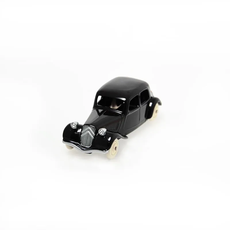 voitures-miniatures-minialuxe-citroen-traction-noir-swarovski-1 - Copie.webp
