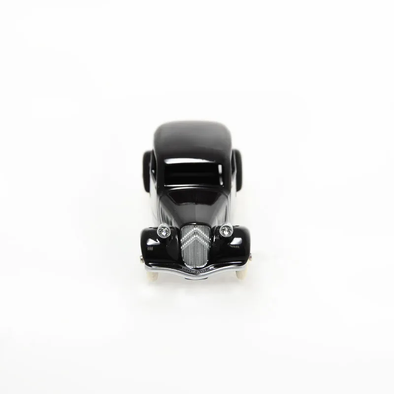 voitures-miniatures-minialuxe-citroen-traction-noir-swarovski-4 - Copie.webp