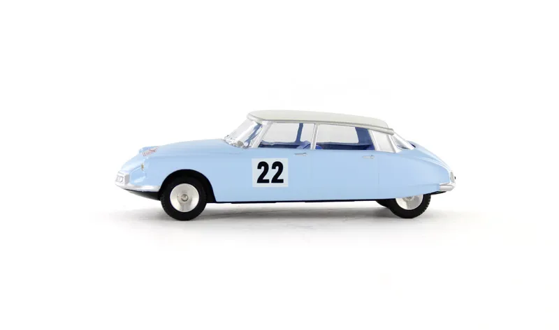 voitures-miniatures-minialuxe-Citroën-DS-bleu-margot-7.webp
