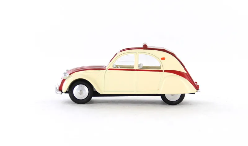 voitures-miniatures-minialuxe-Citroën-2CV-1961-Capote-ouverte-rouge-margot-7.webp