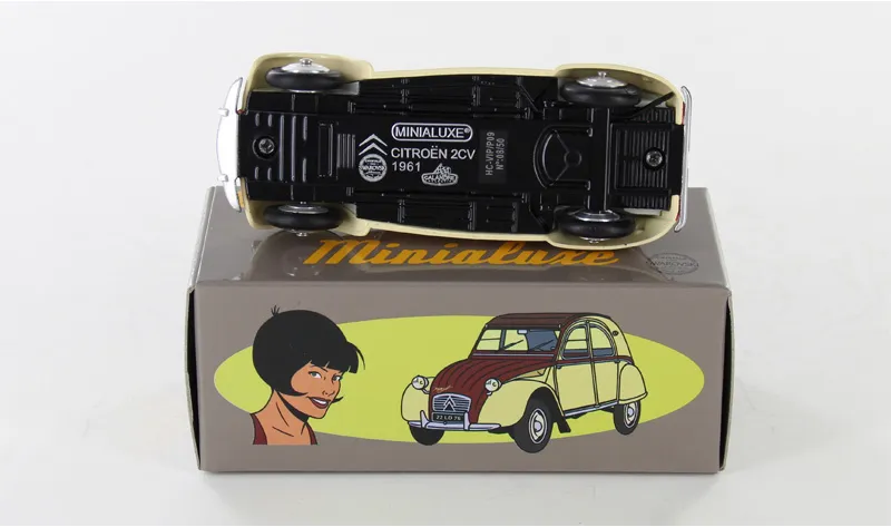 voitures-miniatures-minialuxe-Citroën-2CV-1961-Capote-fermée-rouge-margot-3.webp