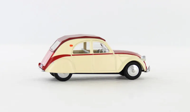 voitures-miniatures-minialuxe-Citroën-2CV-1961-Capote-fermée-rouge-margot-6.webp