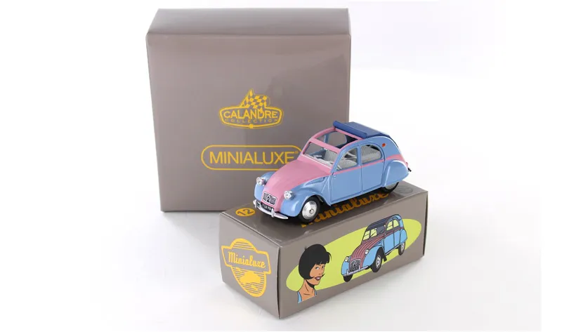 voitures-miniatures-minialuxe-Citroën-2CV-1961-Capote-ouverte-rose-margot-9.webp
