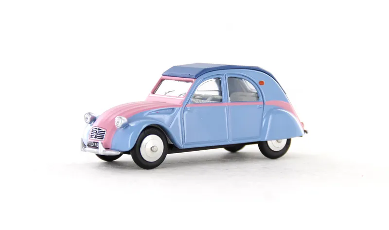 voitures-miniatures-minialuxe-Citroën-2CV-1961-Capote-fermée-bleu-margot-1.webp