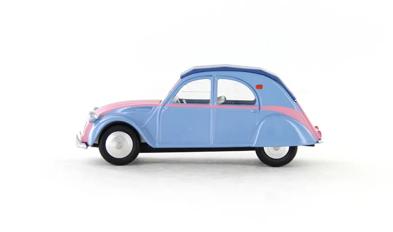 voitures-miniatures-minialuxe-Citroën-2CV-1961-Capote-fermée-bleu-margot-7.webp
