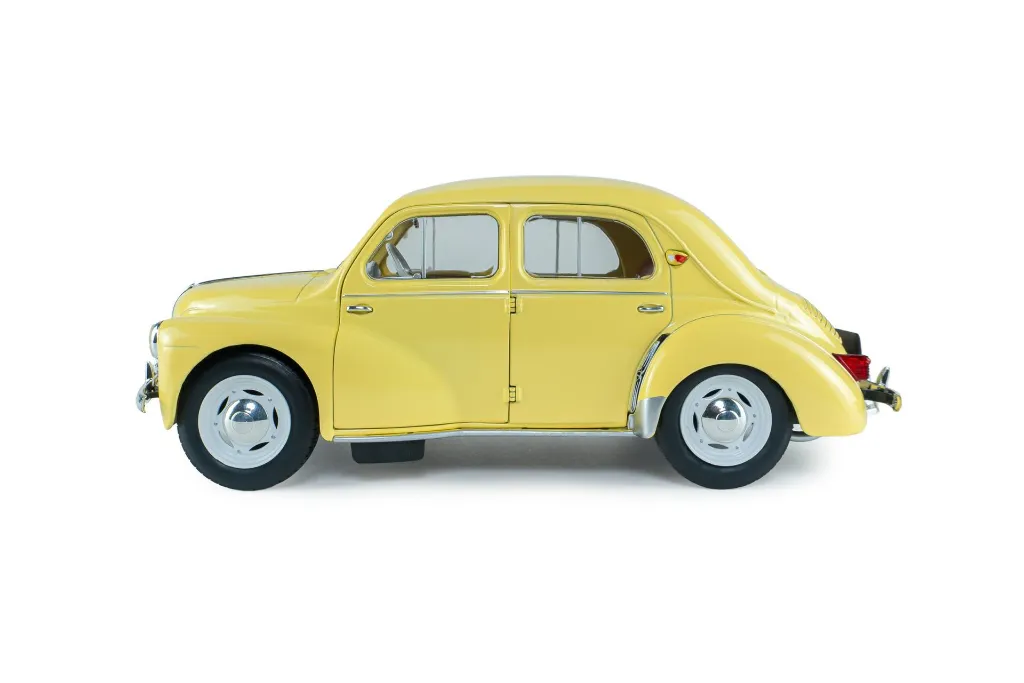 renault-4cv-beige-jaune-infante-162-1961-02-2048x1366.webp