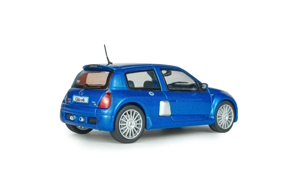 renault-clio-v6-ph-2-bleu-iliade-2003-04-2048x1366.webp