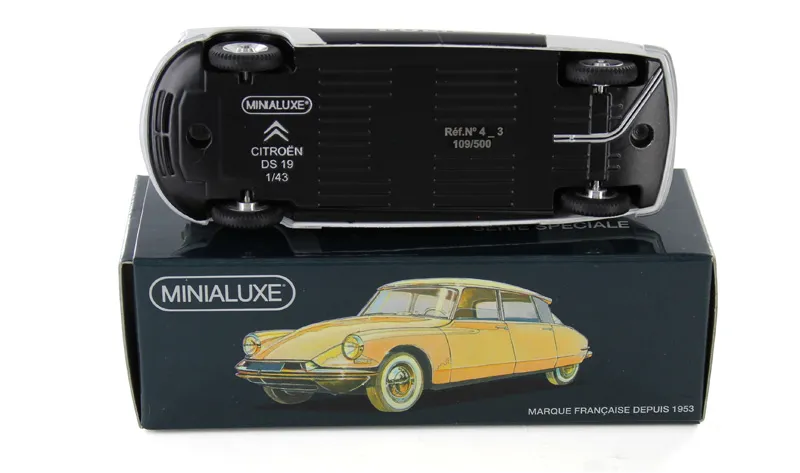 voitures-miniatures-minialuxe-Citroën-DS-19-police-3.webp