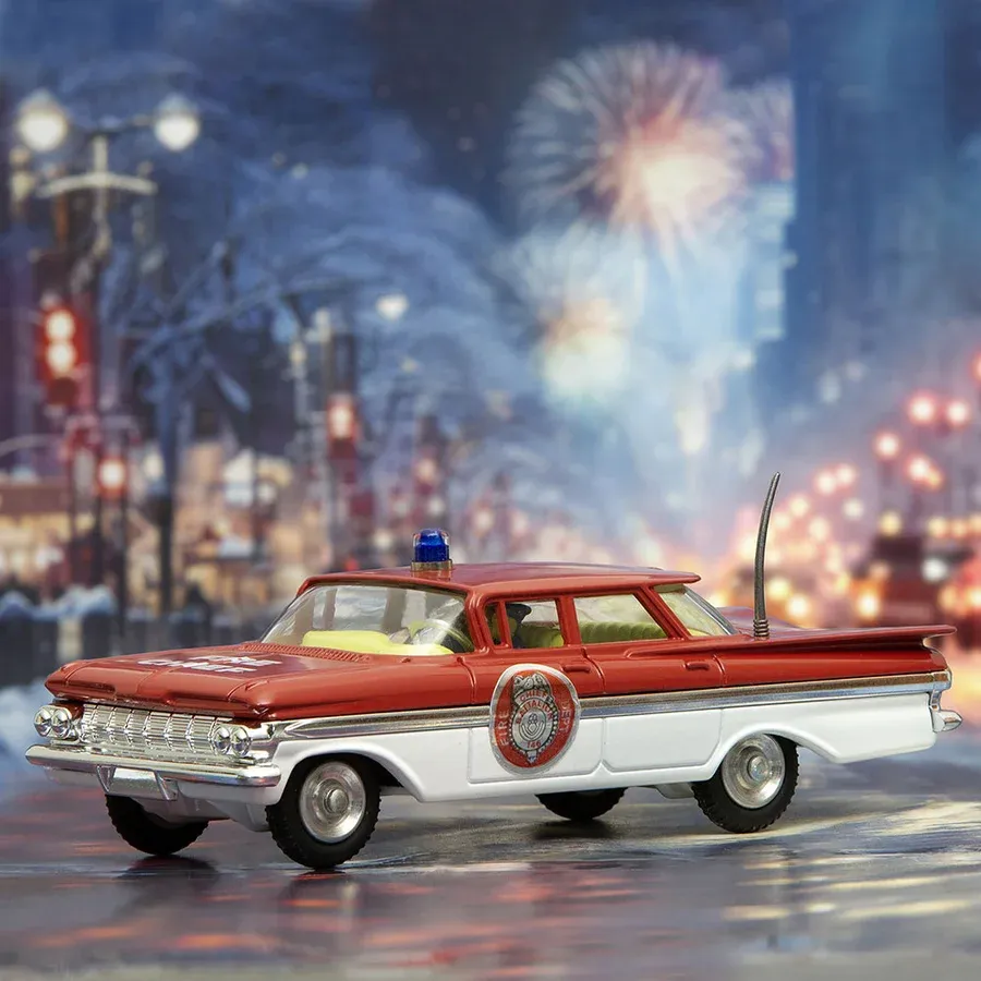 Chevrolet-Fire-Chief-lifestyle-Sq-1000px_900x.webp