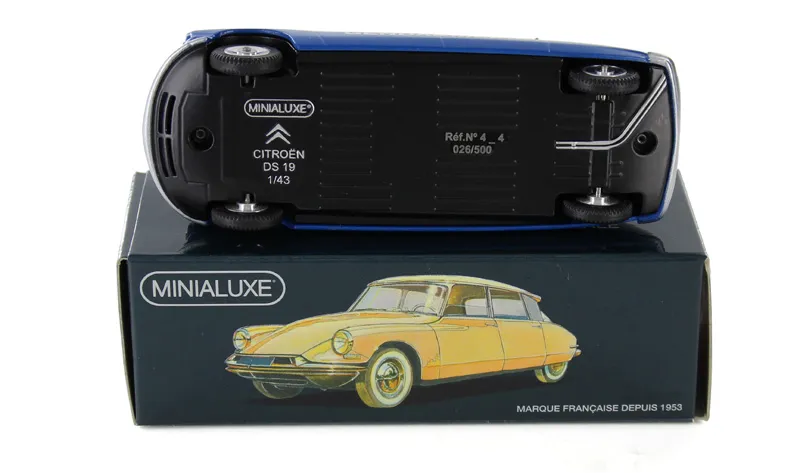 voitures-miniatures-minialuxe-Citroën-DS-19-gendarmerie-3.webp
