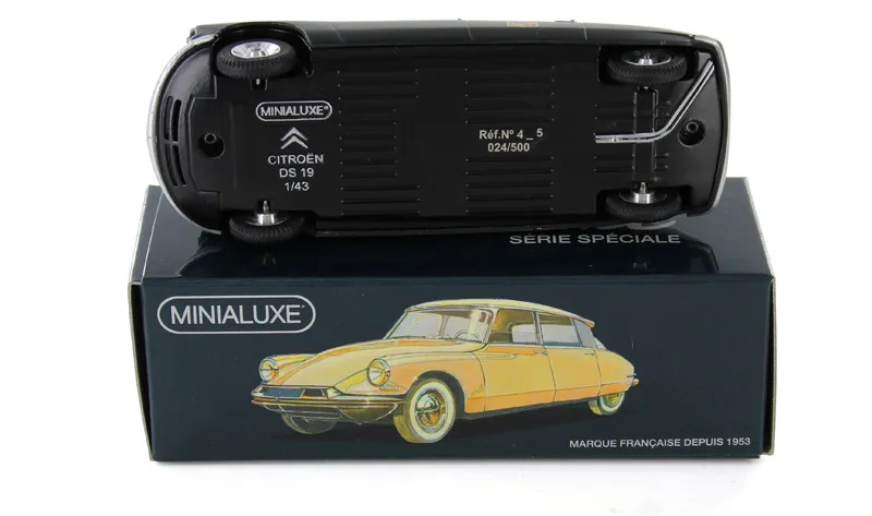 voitures-miniatures-minialuxe-Citroën-DS-19-taxi-3.webp