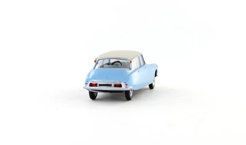 voitures-miniatures-minialuxe-Citroën-DS-19-bleu-5.webp