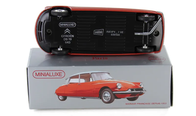 voitures-miniatures-minialuxe-Citroën-DS-19-rouge-3.webp