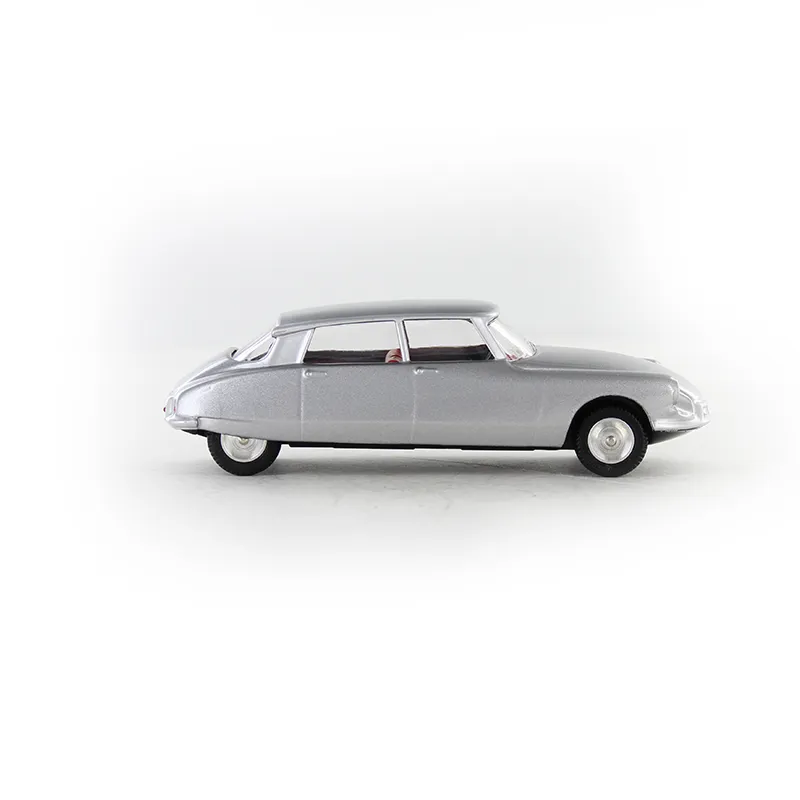 voitures-miniatures-minialuxe-Citroën-DS-19-gris-4.webp