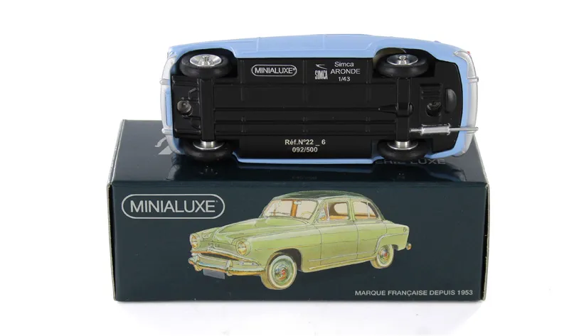 voitures-miniatures-minialuxe-Simca-Aronde-bleu-3.webp
