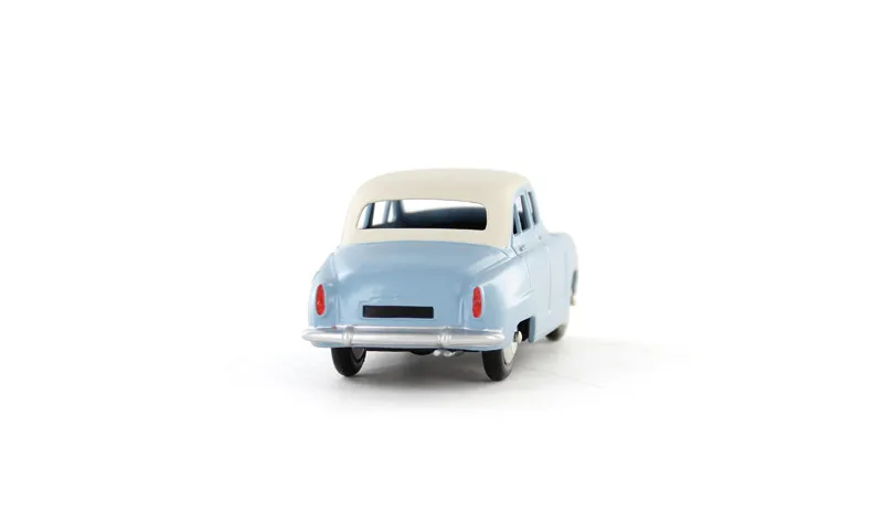 voitures-miniatures-minialuxe-Simca-Aronde-bleu-5.webp