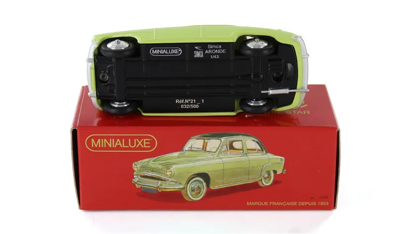 voitures-miniatures-minialuxe-Simca-Aronde-vert-3.webp