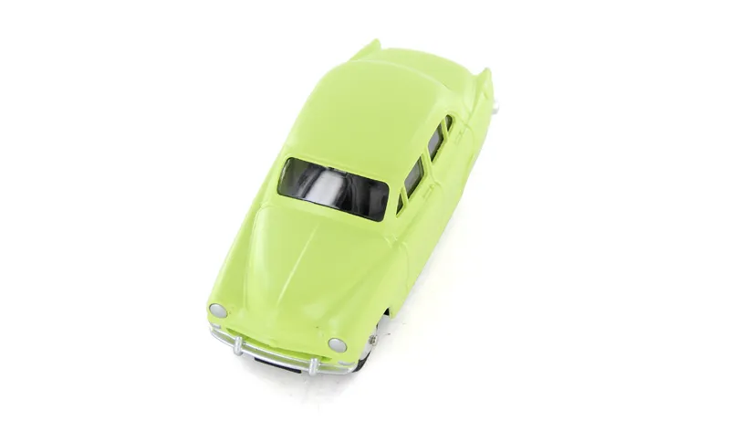 voitures-miniatures-minialuxe-Simca-Aronde-vert-4.webp