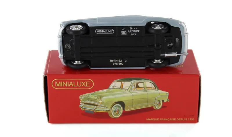voitures-miniatures-minialuxe-Simca-Aronde-gris-3.webp