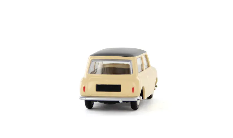 voitures-miniatures-minialuxe-Austin-Mini-beige-5.webp