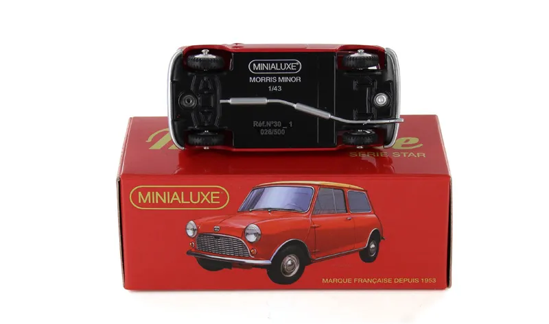 voitures-miniatures-minialuxe-Austin-Mini-rouge-3.webp