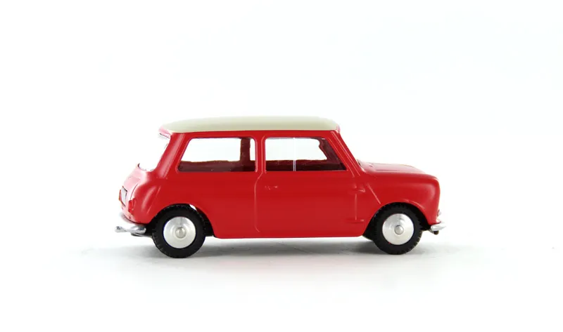 voitures-miniatures-minialuxe-Austin-Mini-rouge-6.webp