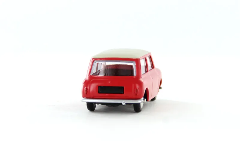 voitures-miniatures-minialuxe-Austin-Mini-rouge-5.webp