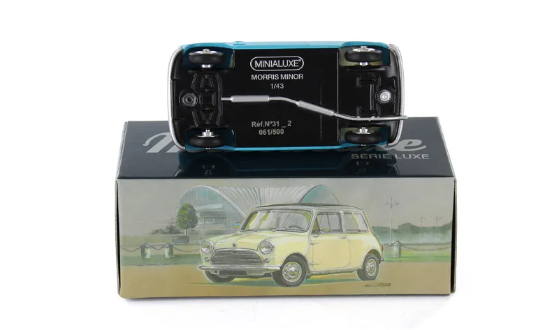 voitures-miniatures-minialuxe-Austin-Mini-bleu-3.webp
