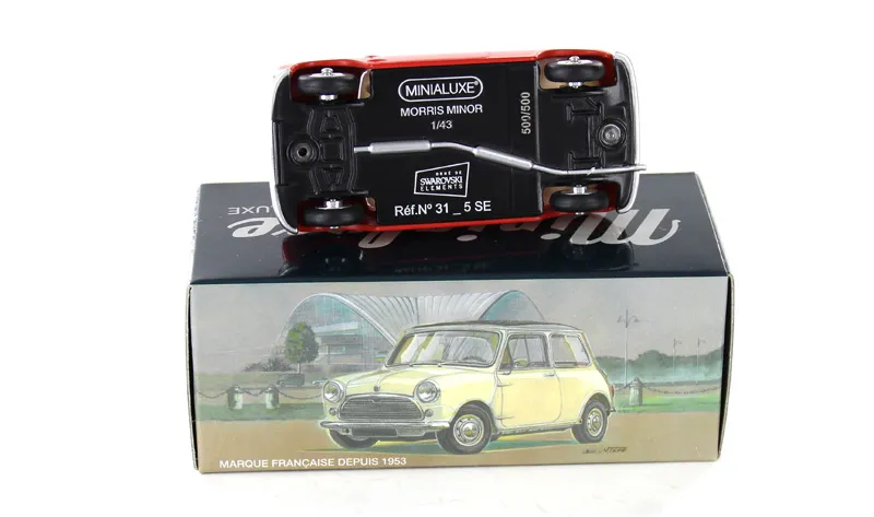 voitures-miniatures-minialuxe-Austin-Minor-Morris-rouge-3.webp