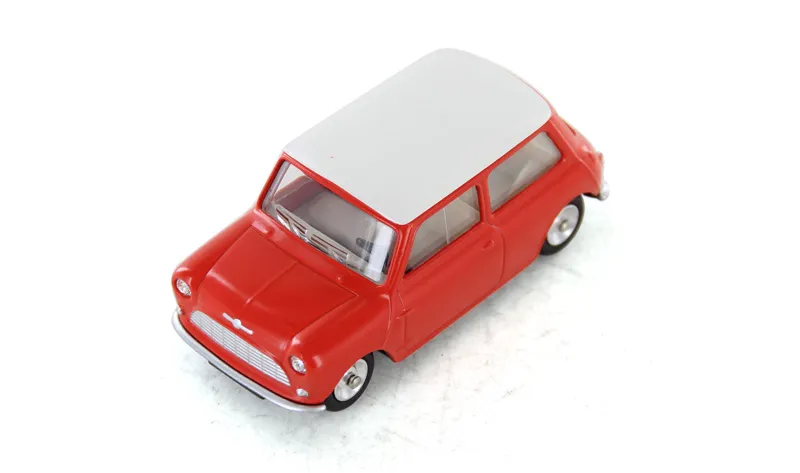voitures-miniatures-minialuxe-Austin-Minor-Morris-rouge-4.webp