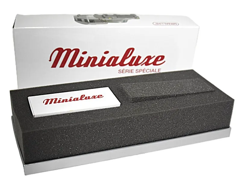 voitures-miniatures-minialuxe-Coffret-caravane-gris-8.webp